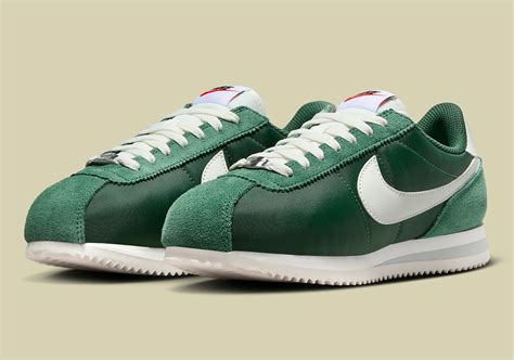 nike cortez leder grün herren|nike cortez shoes history.